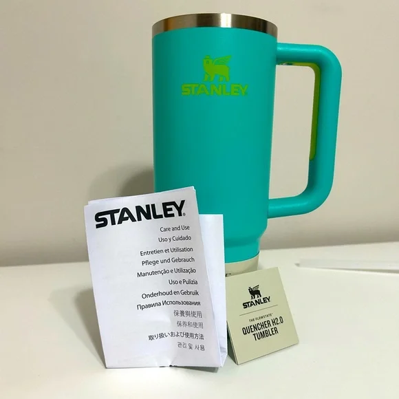 Stanley Aqua Quencher H2.0 Tumbler 30 oz - Picture 3 of 7